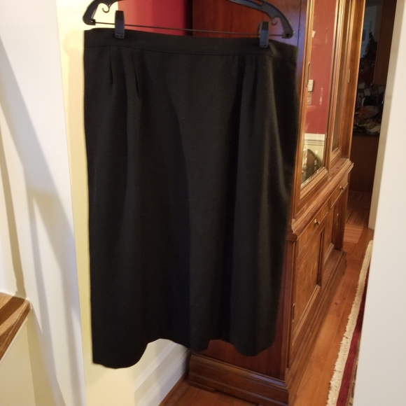 VGUC Women's Kasper II Black Wool Skirt 22 - Picture 1 of 4